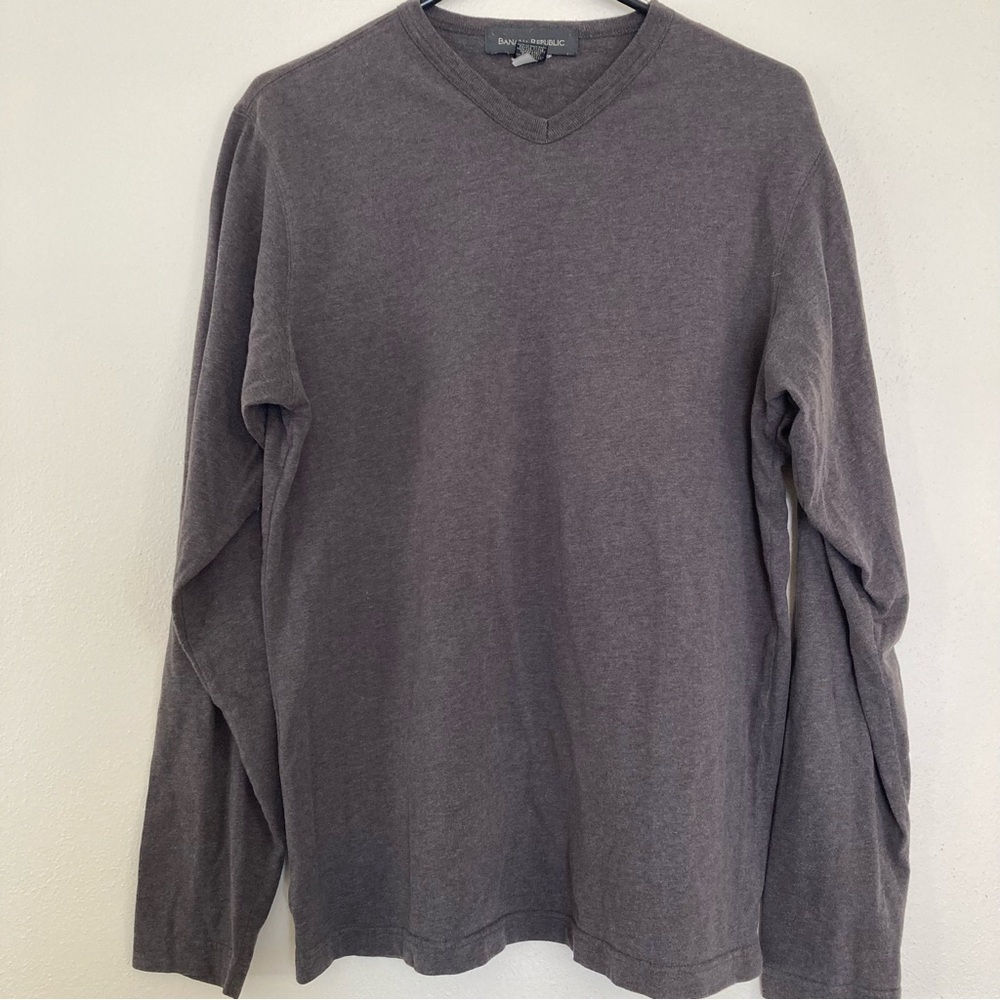 Banana Republic mens cotton pull over V neck Medium